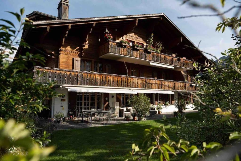 Cozy Place In Gstaad Center Ngoại thất bức ảnh